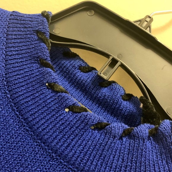 St. John royal blue outfit - Picture 2 of 10